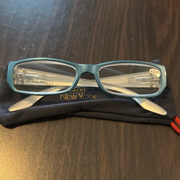 JM New York Readers - Picture 1 of 6